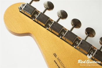 VINTERA ’60S STRATOCASTER MODIFIED - Burgundy Mist Metallic